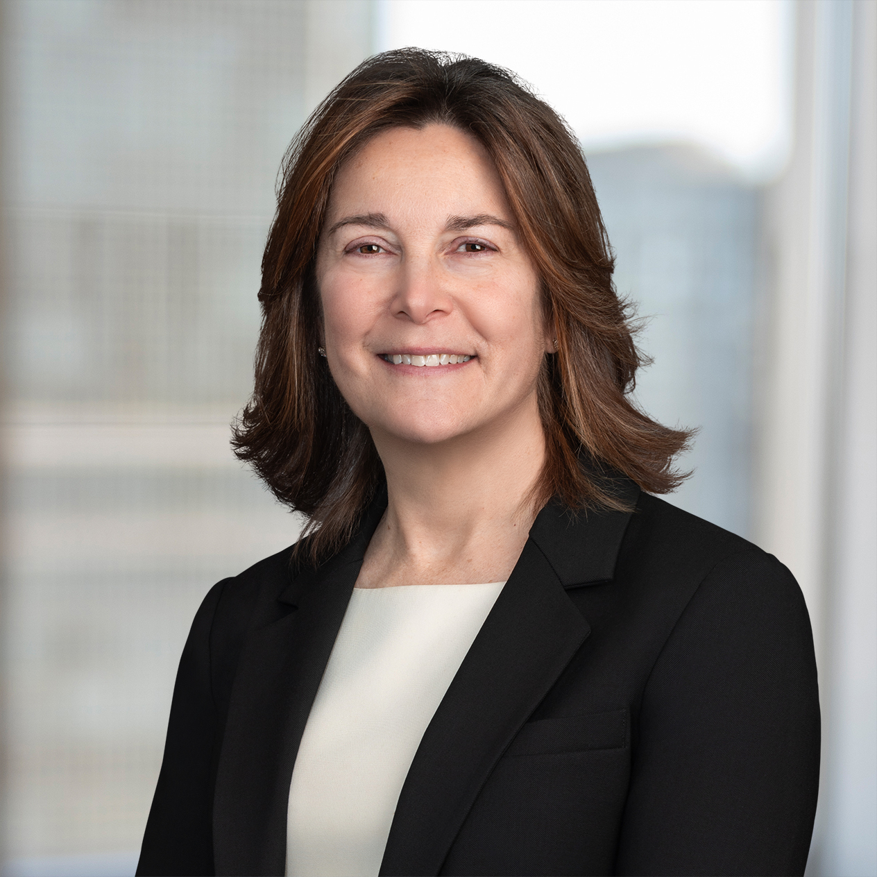 Headshot of Susan Gross Sholinsky